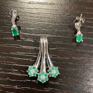 14 k white gold pendent and earrings